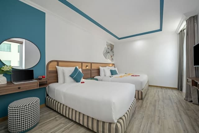 Deluxe Double or Twin Partial Sea View