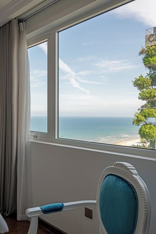 Premium Partial Sea View