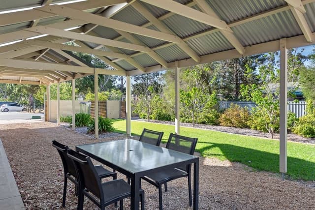 Deluxe 3 Bedroom House - Sleeps 6