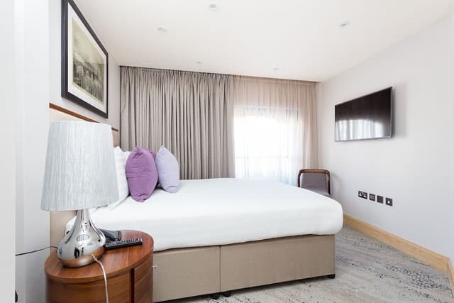 Luxury Apartment, 4 Bedrooms, Accessible
