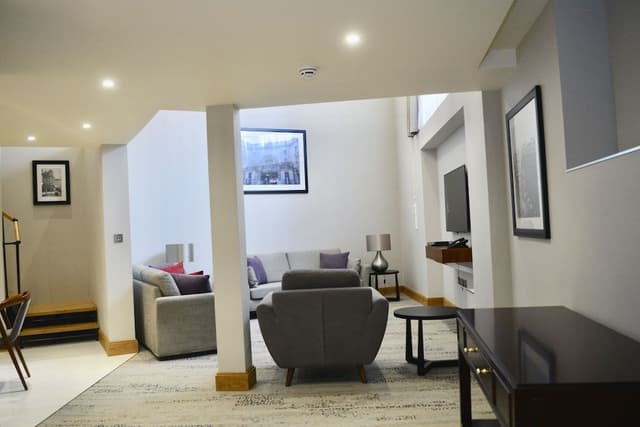 Luxury Apartment, 4 Bedrooms, Accessible