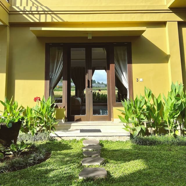 Deluxe Room with Rice field View