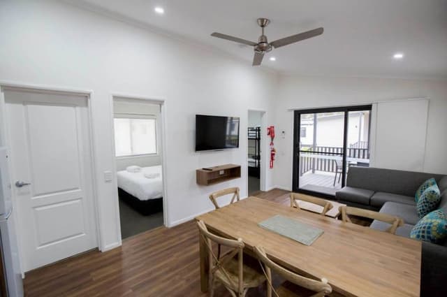 Superior 2 Bedroom Cabin - Sleeps 5