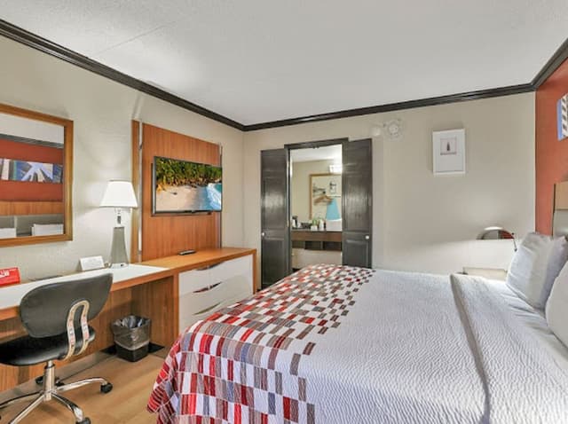 Standard Room, 1 King Bed, Non Smoking