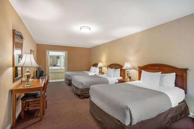 Standard Room, Multiple Beds, Non Smoking (2nd Floor)