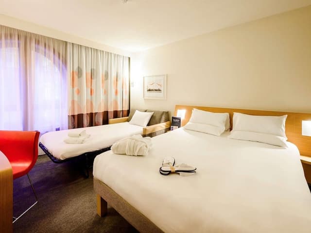 Superior Room, 1 Queen Bed with Sofa bed