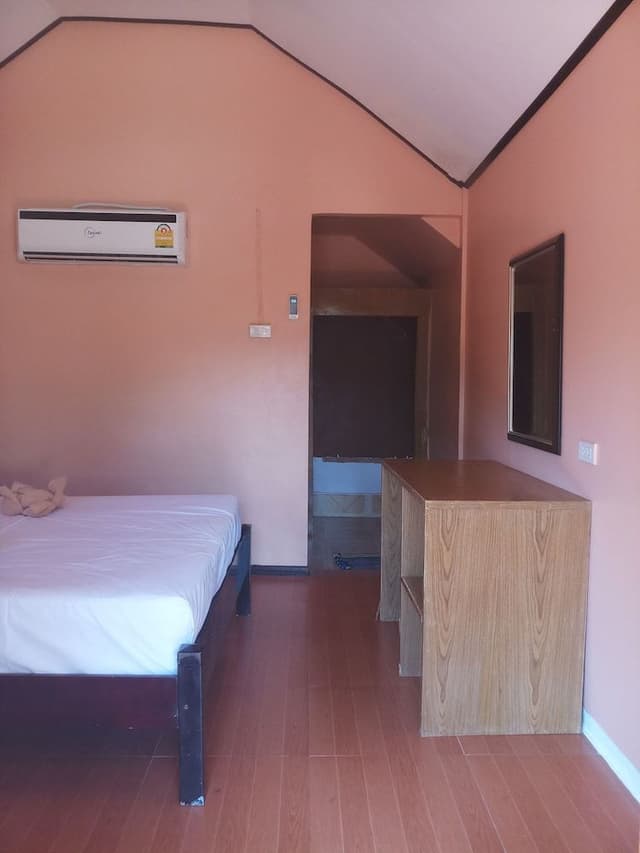 Bungalow Double Air Con