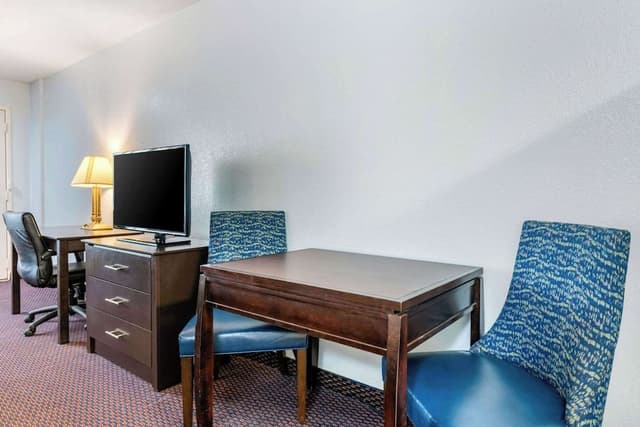 Standard Room, 1 King Bed, Non Smoking