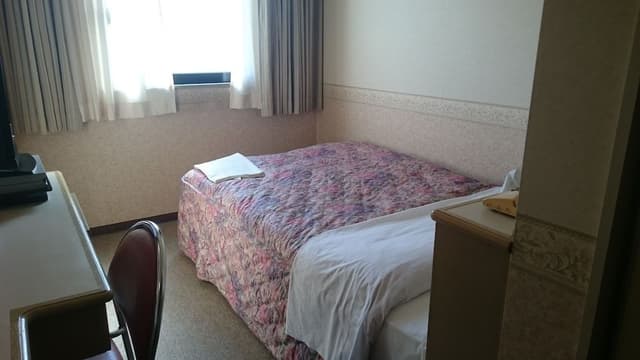 Single Room, Smoking