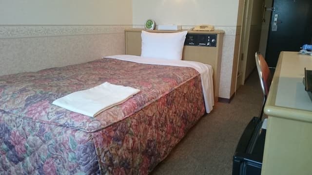 Single Room, Smoking