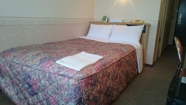 Semi Double Room, Smoking