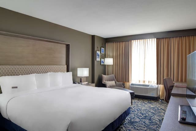 1 KING BED