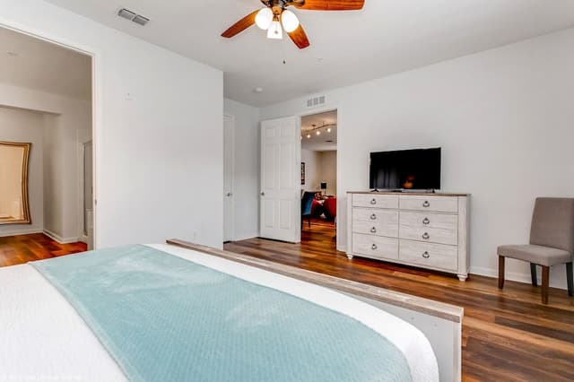 Apartment (4 Bedrooms)