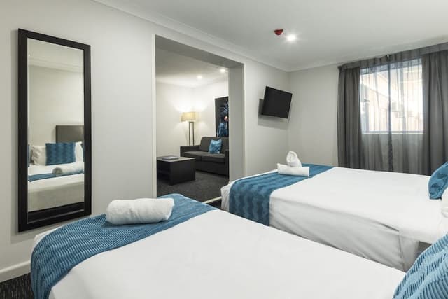 Deluxe Studio Suite, Multiple Beds