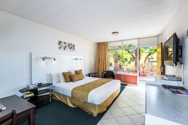 King Spa Room