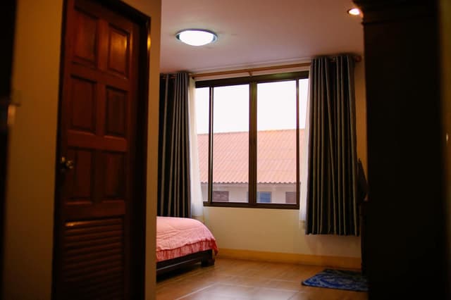 Superior Deluxe, Larger Guest room