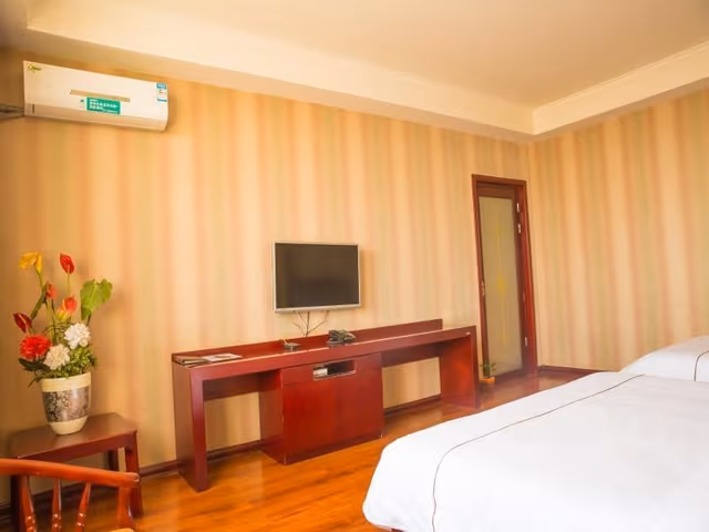 GTI - Business Suite 1.8M Bed