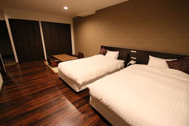 【Dinner (mainly beef) Offer Until 8PM 】Luxury Twin Room, Non Smoking