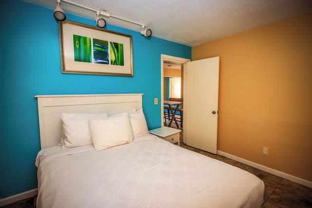 1 Bedroom Apartment, Pool View, Patio, Kitchen