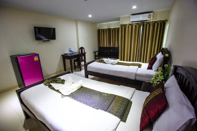 Standard - (2 Single Beds)