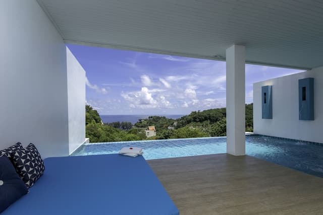 Grand Seaview Pool Suite Top Floor