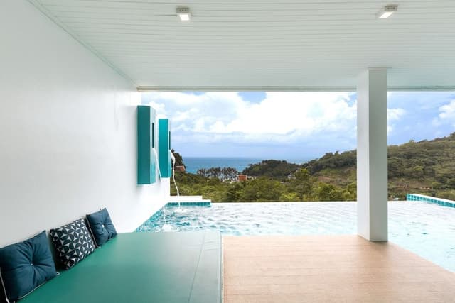 Grand Seaview Pool Suite