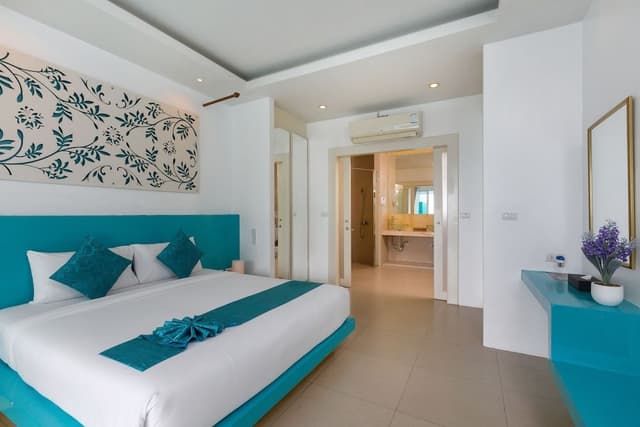 Grand Seaview Pool Suite