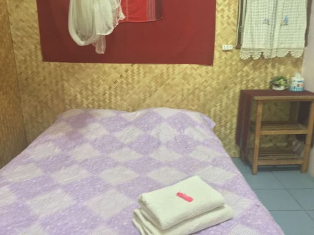 Standard Fan Room