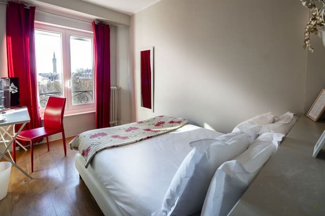 Double Room, Bathtub