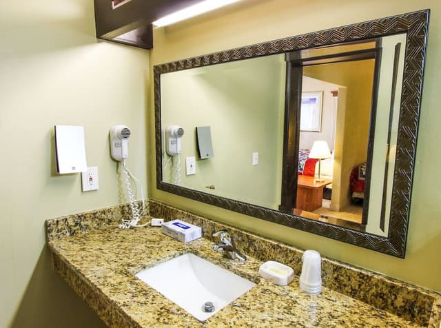 Family Suite, Multiple Beds, Kitchen, Pool View