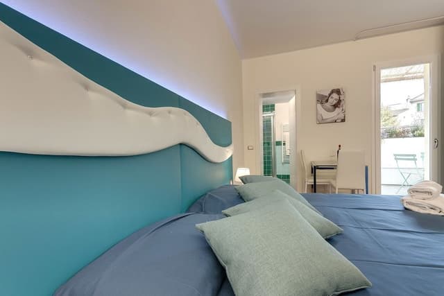 Studio, 1 Double or 2 Twin Beds (2nd floor, stair access only)