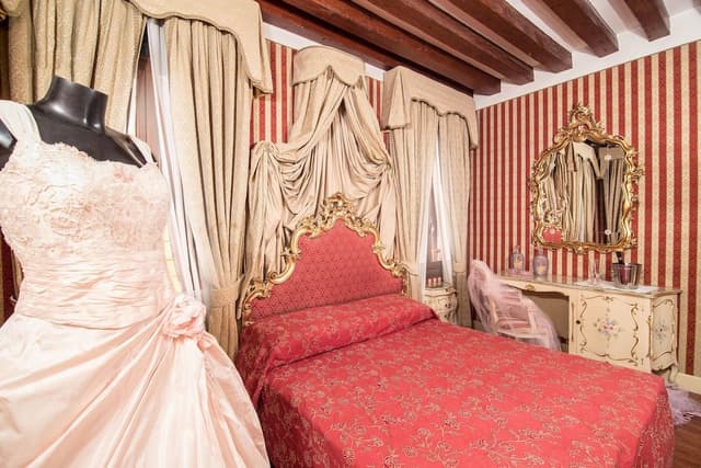 Deluxe Double Room, Canal View