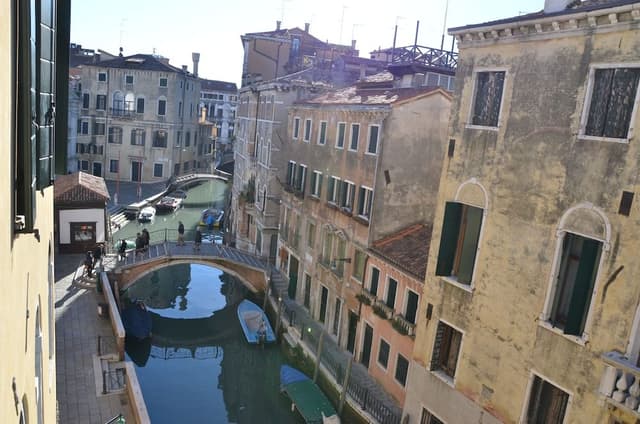 Deluxe Double Room, Canal View
