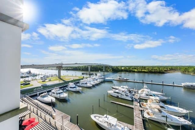 Condo, Multiple Beds (Wharf 521)
