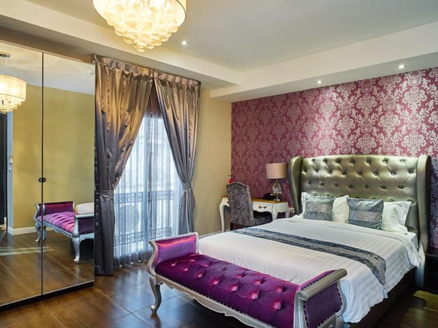 Premium Queen Room