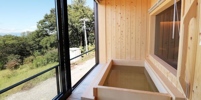 Deluxe Double or Twin Room, Private Bathroom