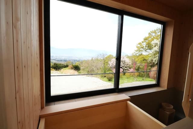 Deluxe Triple Room, Private Bathroom
