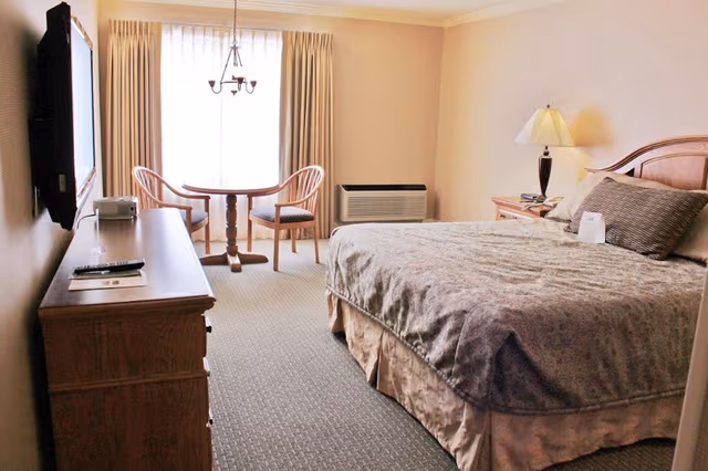 Standard Room, 1 King Bed