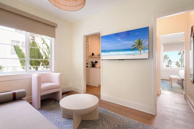 Deluxe Studio Suite, Kitchenette