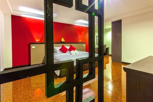 Lake View Suite