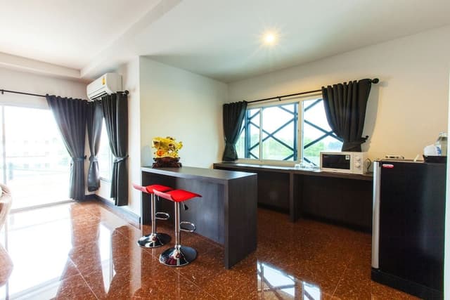 Lake View Suite