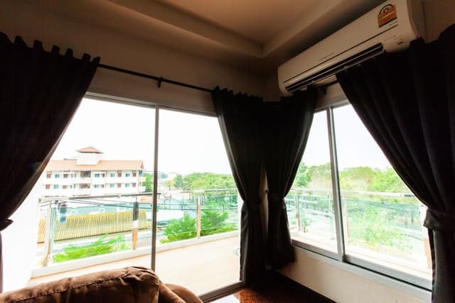Lake View Suite