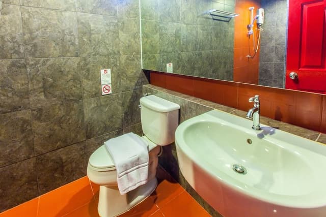 Lake View Suite