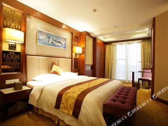 Deluxe Suite