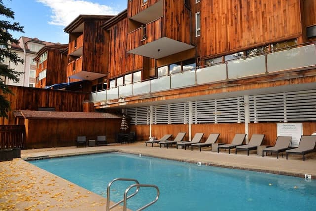 Condo, 2 Bedrooms