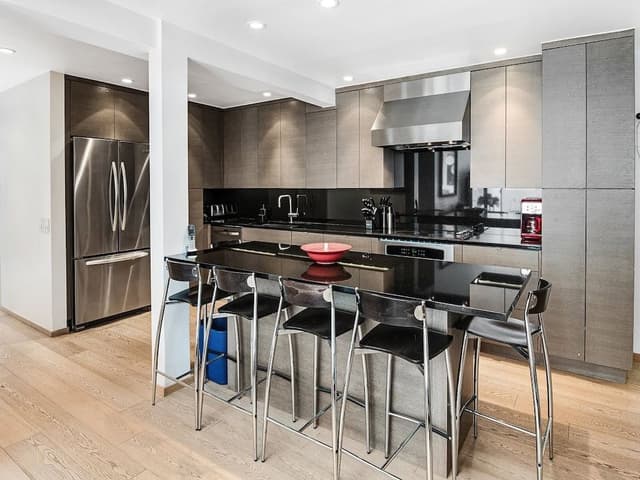 Condo (Lionshead Center)