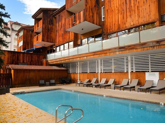 Condo (Lionshead Center)