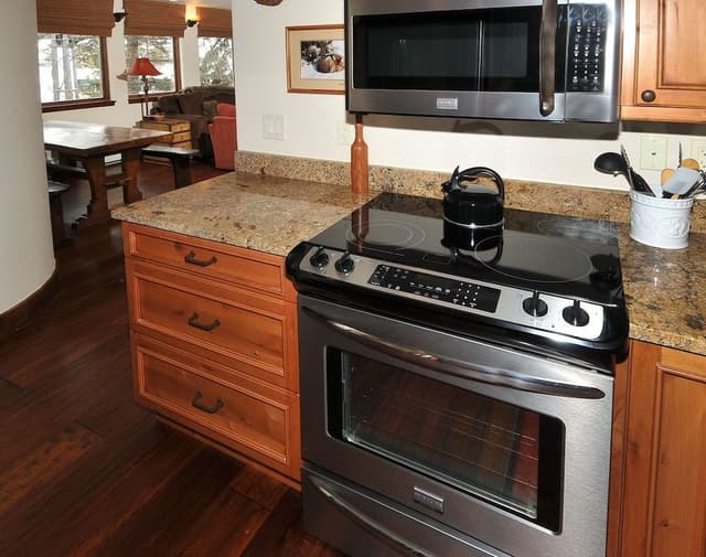 Condo, 2 Bedrooms