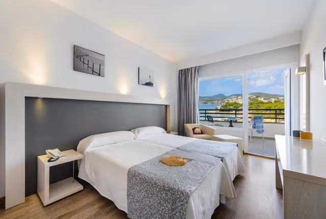 Twin Room with Sea View (1)