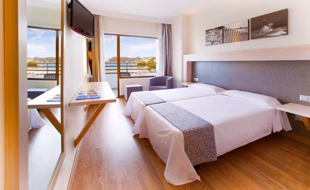 Twin Room with Sea View (1)